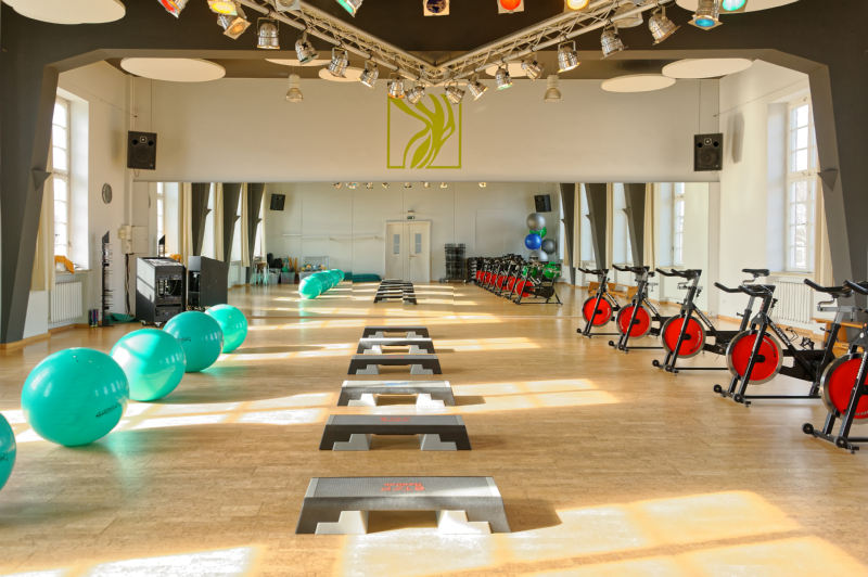 Kursraum mit Geräten PhysioDomus in Wismar